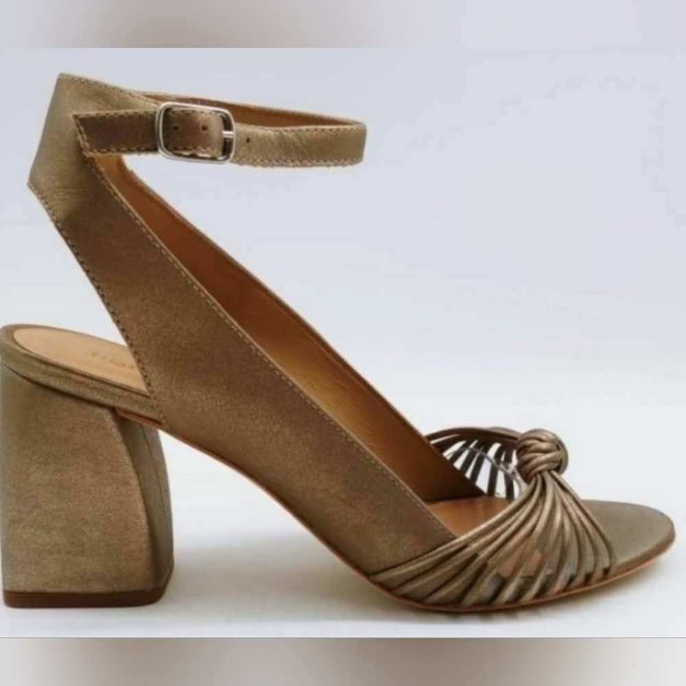Bernardo Nadia Ankle Strap Leather  Chunky Heel in Platinum  NEW Size 6